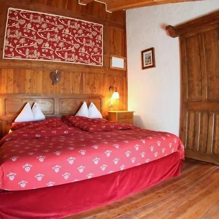 Eco Maison Dominique بيت ضيافة Challand-Saint-Anselme