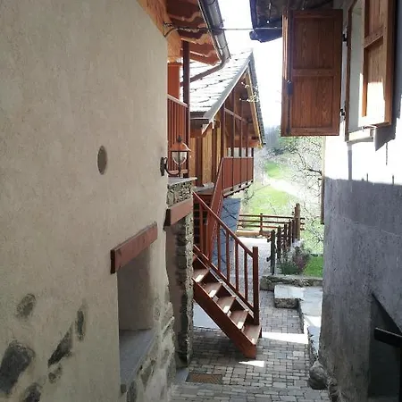 Eco Maison Dominique 招待所 查兰德圣安塞尔